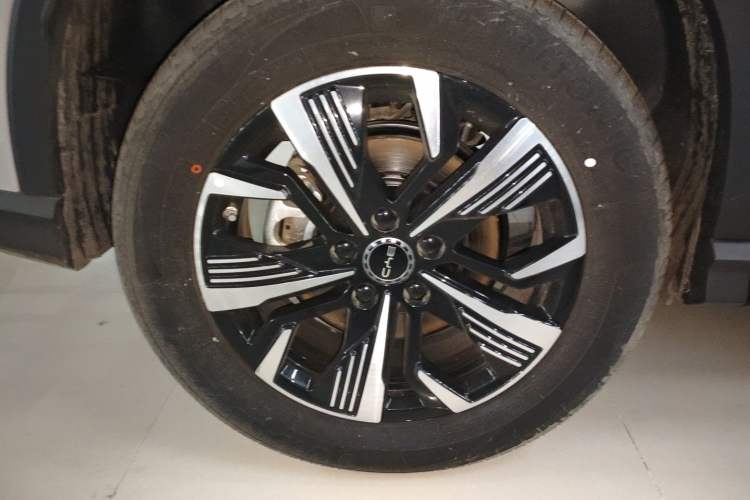 Used BYD Sealion 05 DM-i 2025 DM-i Smart Drive 115KM Prestige Model Right Rear Wheel Hub