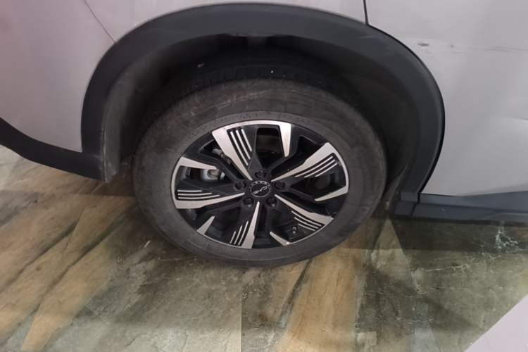 Used BYD Sealion 05 DM-i 2025 DM-i 75KM Luxury Model Right Rear Wheel Hub