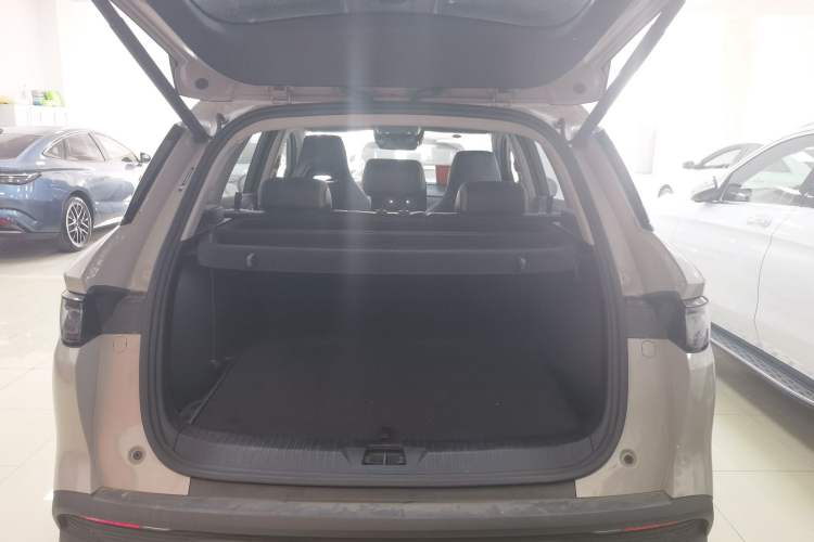 Used BYD Sealion 05 DM-i 2025 DM-i Smart Drive 115KM Flagship Model Trunk