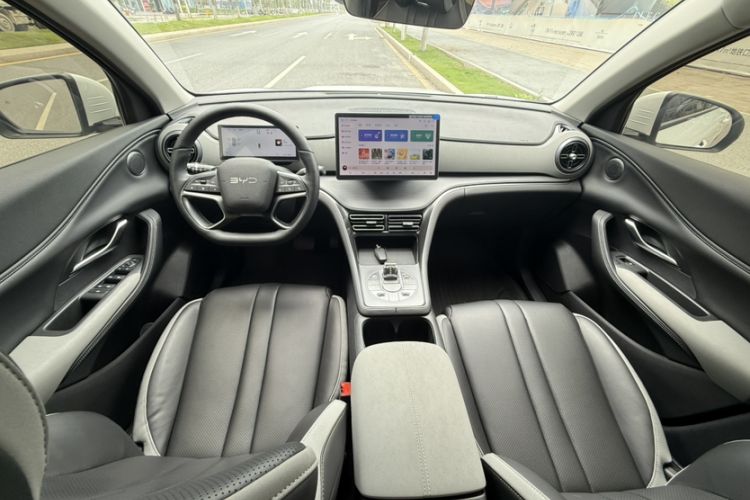 Used BYD Sealion 05 DM-i 2025 DM-i Smart Drive 75KM Luxury Model Audio And AC Panel