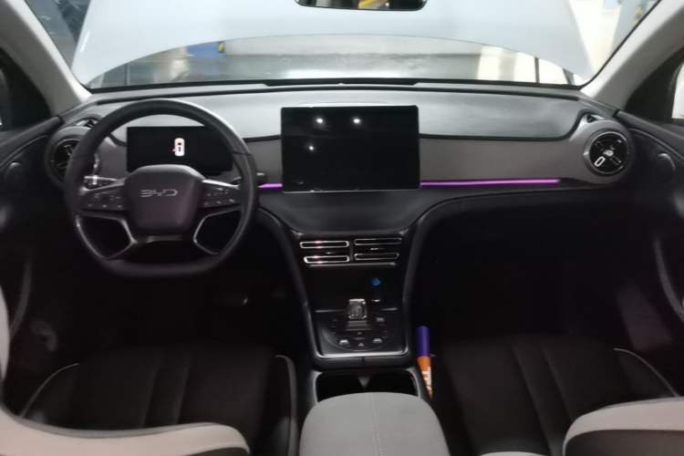 Used BYD Sealion 05 DM-i 2025 DM-i Intelligent Driving 75KM Prestige Model Center Console