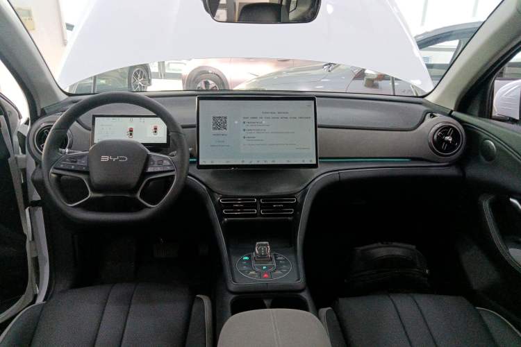 Used BYD Sealion 05 DM-i 2025 DM-i Smart Drive 115KM Flagship Model Center Console