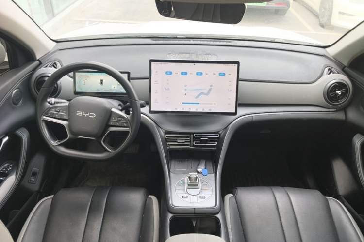 Used BYD Sealion 05 DM-i 2025 DM-i 115KM Flagship Model Center Console