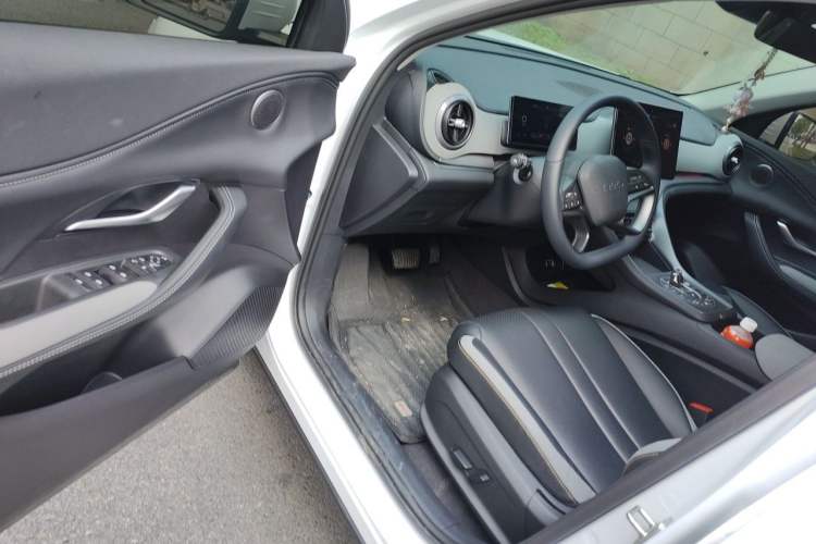 Used BYD Sealion 05 DM-i 2025 DM-i 115KM Prestige Model Driver Seat