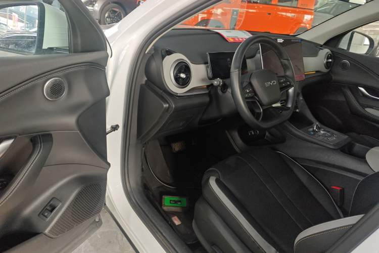Used BYD Sealion 05 DM-i 2025 DM-i Smart Drive 115KM Flagship Model Driver Seat