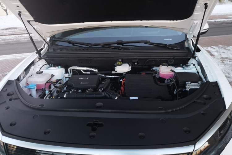 Used BYD Sealion 05 DM-i 2025 DM-i 115KM Prestige Model Engine Bay