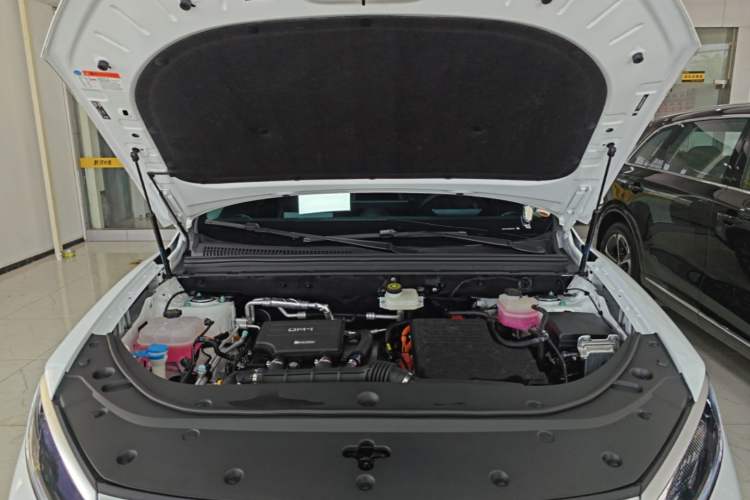Used BYD Sealion 05 DM-i 2025 DM-i 115KM Prestige Model Engine Bay