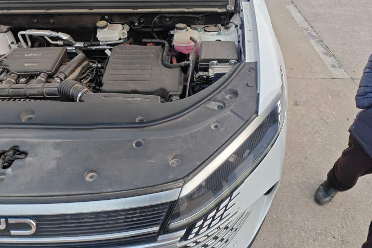 Used BYD Sealion 05 DM-i 2025 DM-i 75KM Prestige Model Engine Bay Left