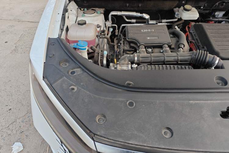 Used BYD Sealion 05 DM-i 2025 DM-i 75KM Prestige Model Engine Bay Right