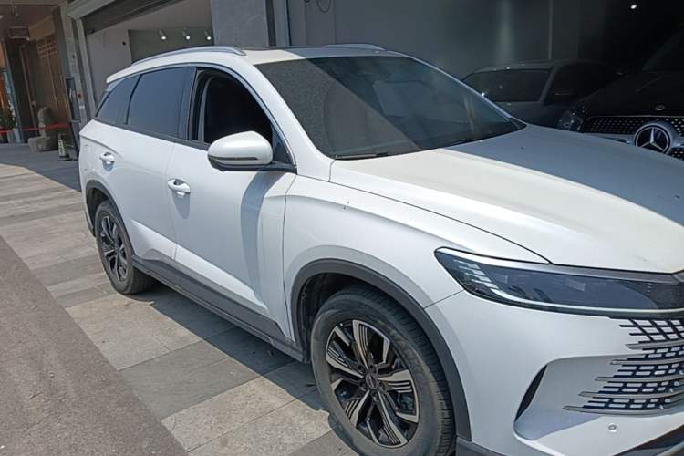 Used BYD Sealion 05 DM-i 2025 DM-i 115KM Prestige Model Front Right 45 Deg