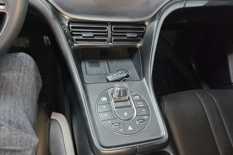 Used BYD Sealion 05 DM-i 2025 DM-i Smart Drive 115KM Flagship Model Gear Lever