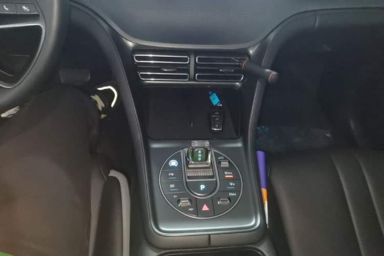 Used BYD Sealion 05 DM-i 2025 DM-i Intelligent Driving 75KM Prestige Model Gear Lever