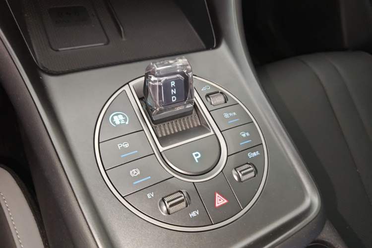 Used BYD Sealion 05 DM-i 2025 DM-i Smart Drive 115KM Flagship Model Gear Lever