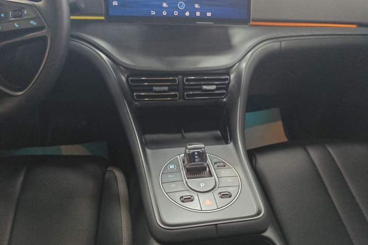 Used BYD Sealion 05 DM-i 2025 DM-i 115KM Prestige Model Gear Lever