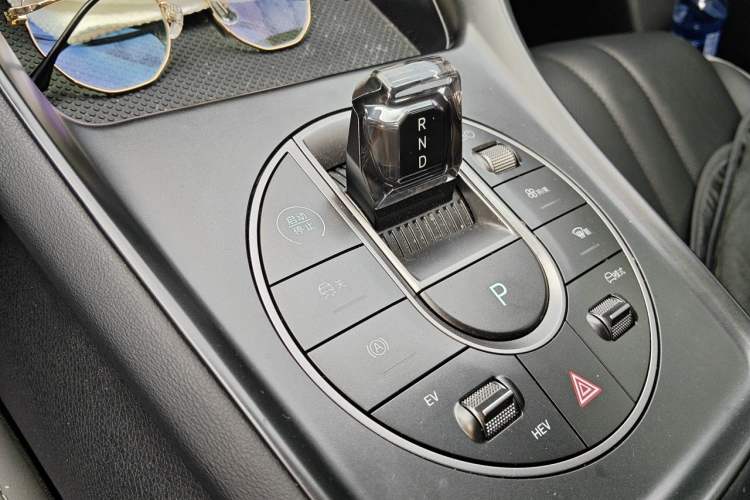 Used BYD Sealion 05 DM-i 2025 DM-i 115KM Prestige Model Gear Lever
