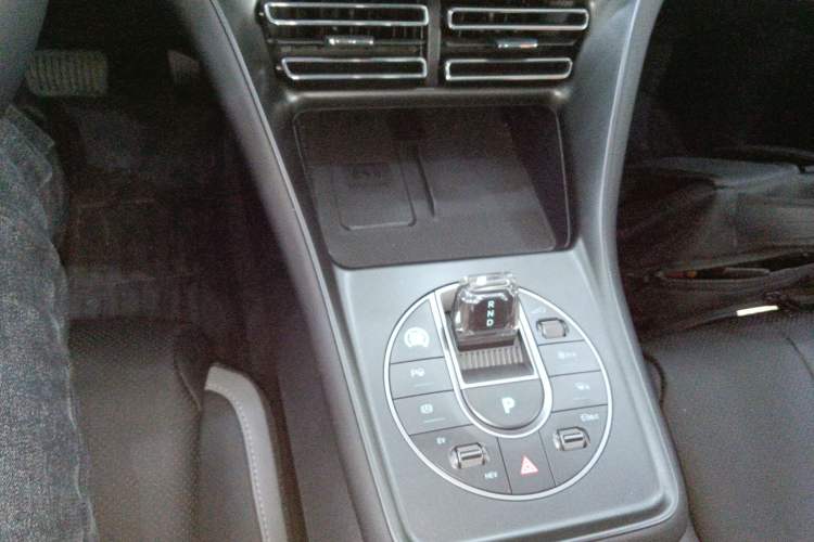 Used BYD Sealion 05 DM-i 2025 DM-i Smart Drive 115KM Flagship Model Gear Lever