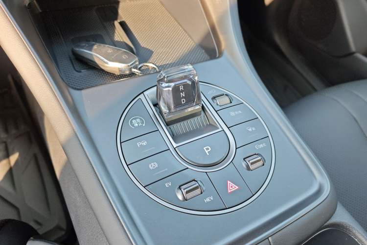 Used BYD Sealion 05 DM-i 2025 DM-i Smart Drive 115KM Flagship Model Gear Lever