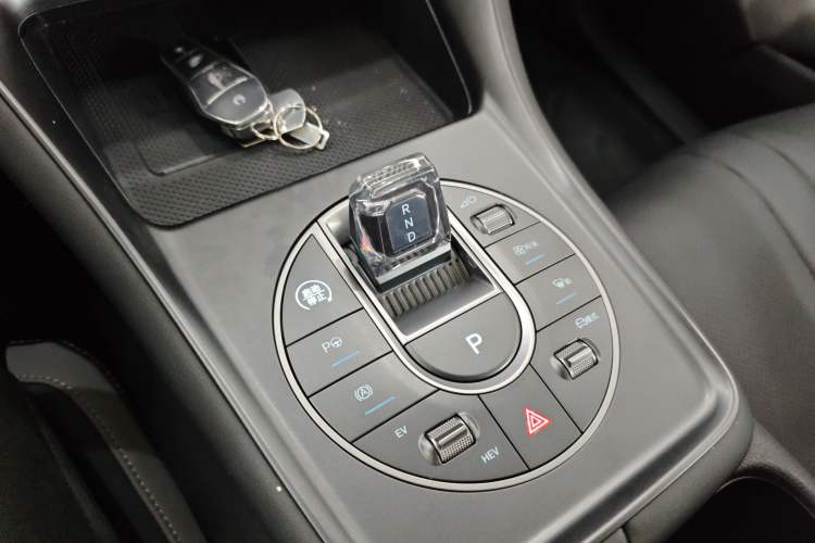 Used BYD Sealion 05 DM-i 2025 DM-i Smart Drive 115KM Flagship Model Gear Lever