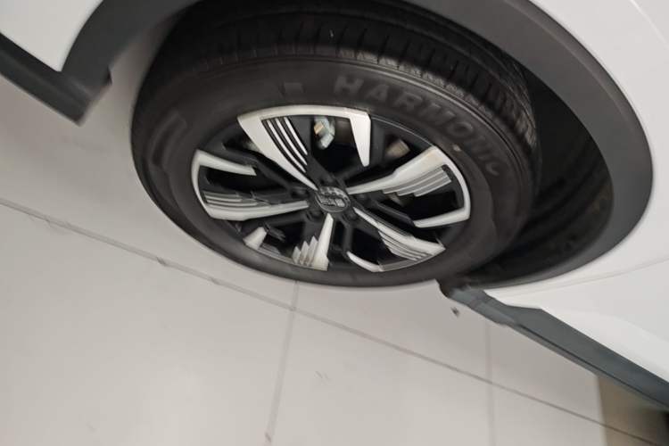 Used BYD Sealion 05 DM-i 2025 DM-i Smart Drive 75KM Luxury Model Left Front Wheel Hub