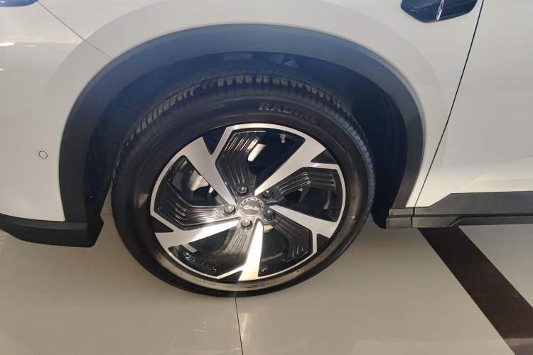 Used BYD Sealion 05 DM-i 2025 DM-i 115KM Flagship Model Left Front Wheel Hub