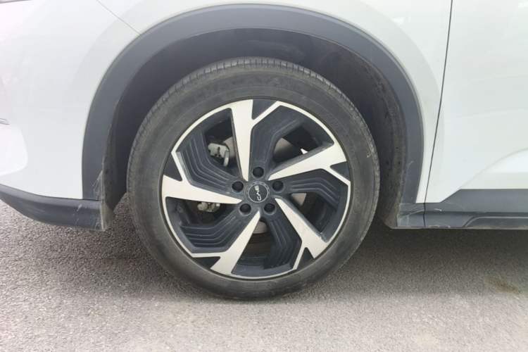 Used BYD Sealion 05 DM-i 2025 DM-i 115KM Flagship Model Left Front Wheel Hub