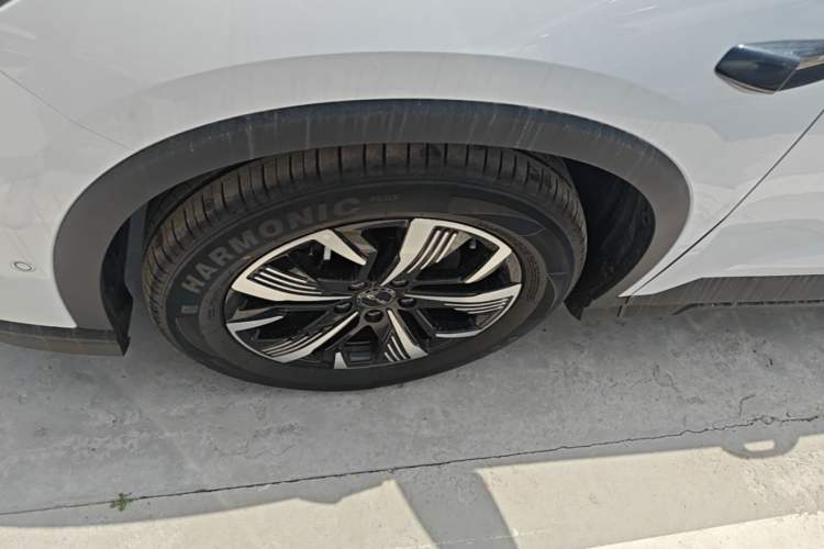 Used BYD Sealion 05 DM-i 2025 DM-i Intelligent Driving 75KM Prestige Model Left Front Wheel Hub
