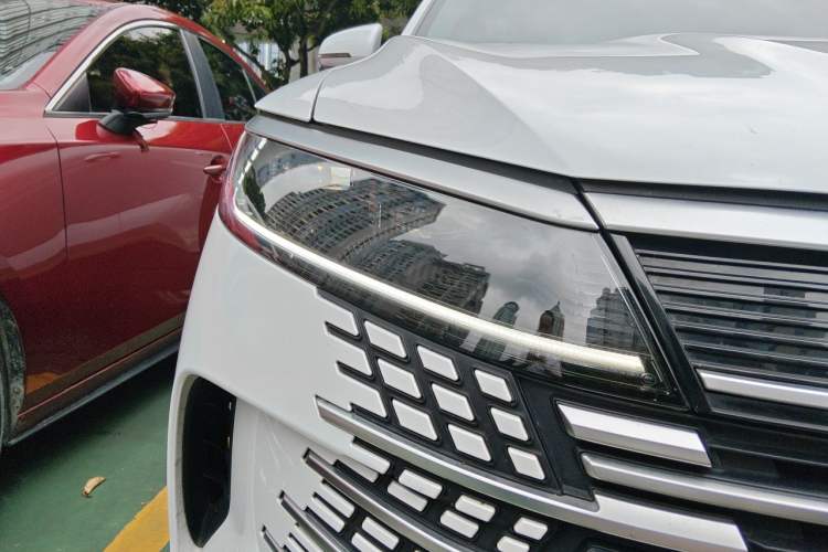 Used BYD Sealion 05 DM-i 2025 DM-i 115KM Prestige Model Right Front Headlight