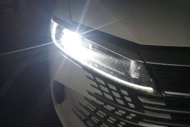 Used BYD Sealion 05 DM-i 2025 DM-i 115KM Prestige Model Right Front Headlight