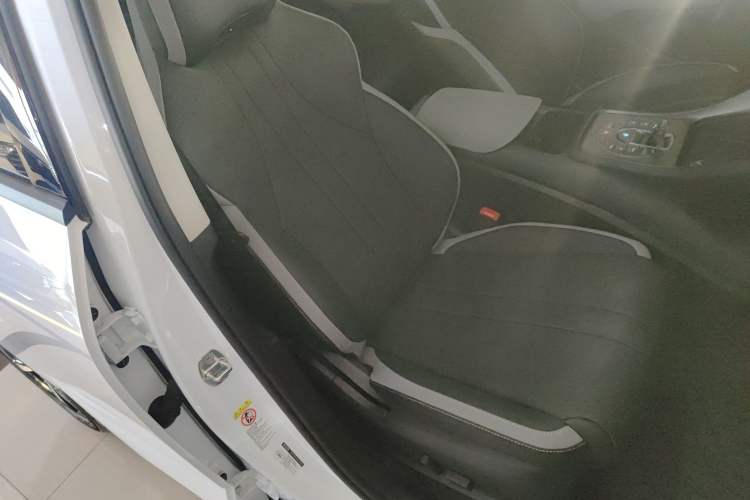 Used BYD Sealion 05 DM-i 2025 DM-i 115KM Flagship Model Right Front Seat
