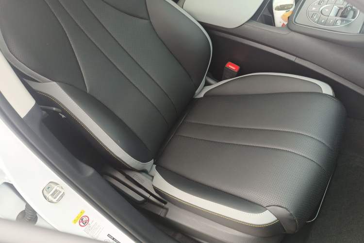 Used BYD Sealion 05 DM-i 2025 DM-i 75KM Prestige Model Right Front Seat