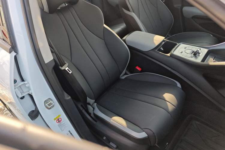 Used BYD Sealion 05 DM-i 2025 DM-i Smart Drive 115KM Flagship Model Right Front Seat