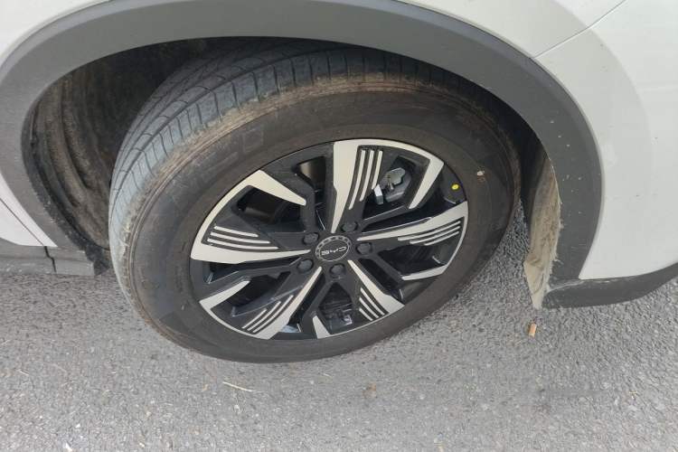 Used BYD Sealion 05 DM-i 2025 DM-i 115KM Prestige Model Right Front Wheel Hub
