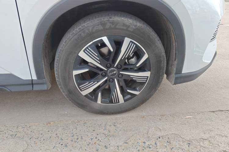 Used BYD Sealion 05 DM-i 2025 DM-i 75KM Prestige Model Right Front Wheel Hub