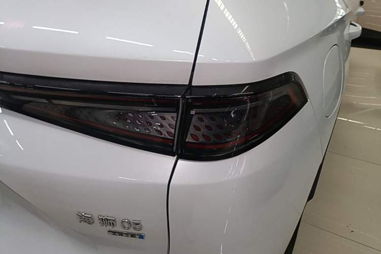 Used BYD Sealion 05 DM-i 2025 DM-i Intelligent Driving 75KM Prestige Model Right Rear Taillight