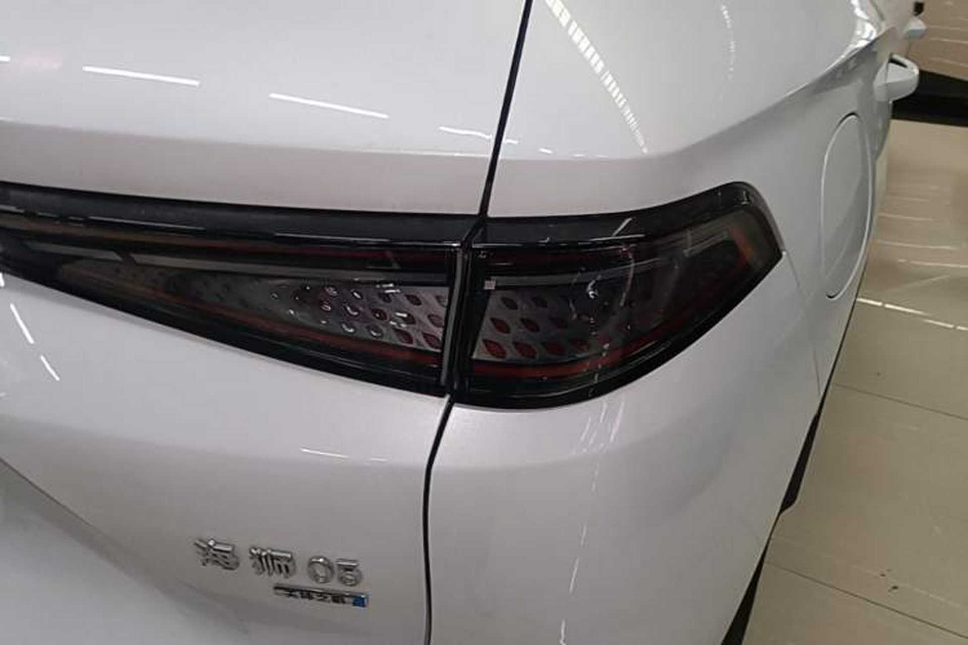 Used BYD Sealion 05 DM-i 2025 DM-i Intelligent Driving 75KM Prestige Model Right Rear Taillight