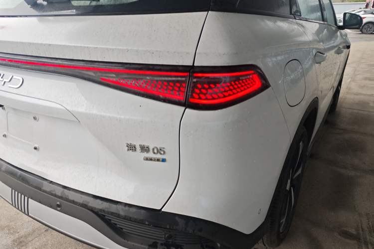 Used BYD Sealion 05 DM-i 2025 DM-i Smart Drive 115KM Flagship Model Right Rear Taillight