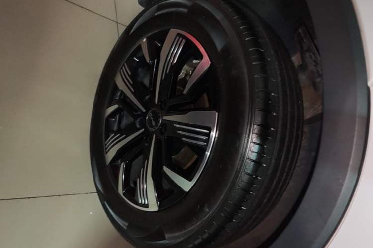 Used BYD Sealion 05 DM-i 2025 DM-i Smart Drive 75KM Luxury Model Right Rear Wheel Hub