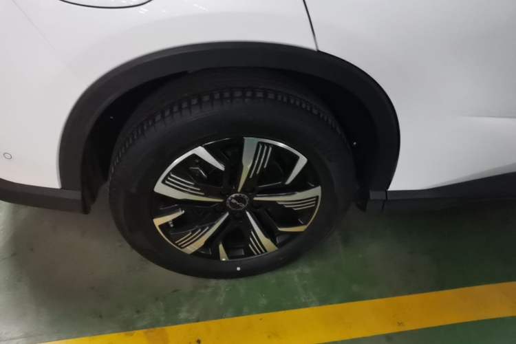 Used BYD Sealion 05 DM-i 2025 DM-i Intelligent Driving 75KM Prestige Model Right Rear Wheel Hub