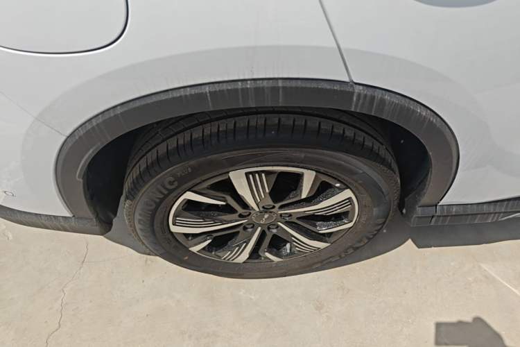 Used BYD Sealion 05 DM-i 2025 DM-i Intelligent Driving 75KM Prestige Model Right Rear Wheel Hub