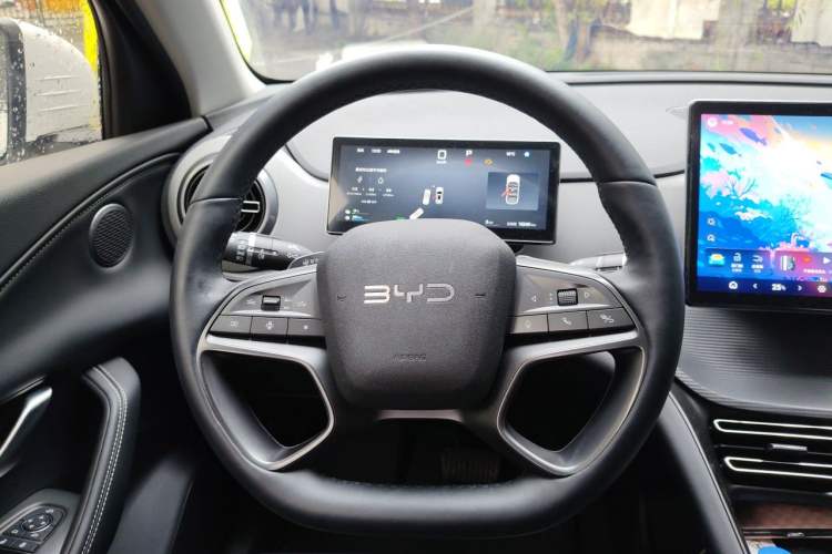 Used BYD Sealion 05 DM-i 2025 DM-i Smart Drive 75KM Luxury Model Steering Wheel