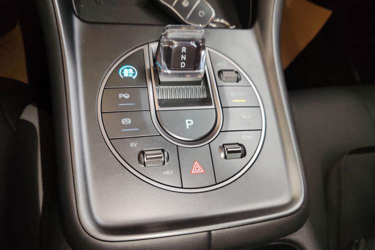 Used BYD Sealion 05 DM-i 2025 DM-i Smart Drive 115KM Flagship Model Gear Lever