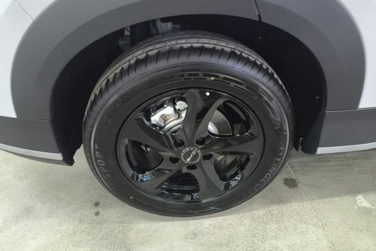 Used BYD Sealion 05 DM-i 2026 Model DM-i 220 Launch Edition Right Rear Wheel Hub