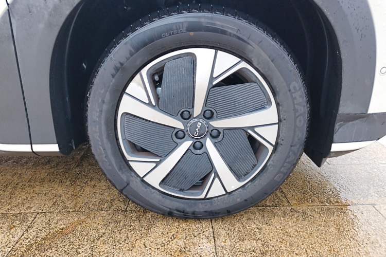 Used BYD Sealion 05 EV 2025 520 km Smart Cruise Version Right Front Wheel Hub
