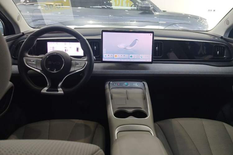 Used BYD Sealion 05 EV 2025 520 km Smart Cruise Version Center Console