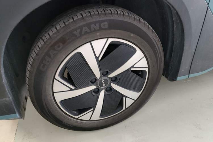 Used BYD Sealion 05 EV 2025 520 km Smart Cruise Version Left Front Wheel Hub