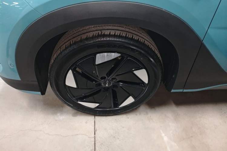 Used BYD Sealion 05 EV 2025 520 km Flagship SmartDrive Version Left Front Wheel Hub