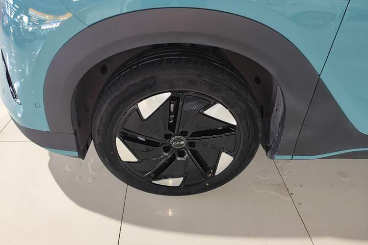 Used BYD Sealion 05 EV 2025 520 km Flagship SmartDrive Version Left Front Wheel Hub