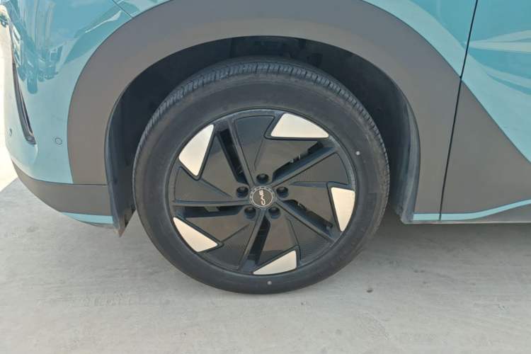 Used BYD Sealion 05 EV 2025 520 km Flagship SmartDrive Version Left Front Wheel Hub