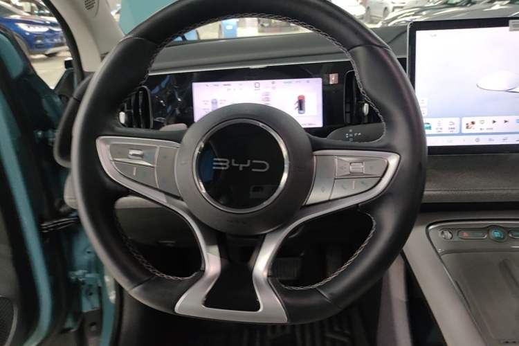 Used BYD Sealion 05 EV 2025 520 km Smart Cruise Version Steering Wheel