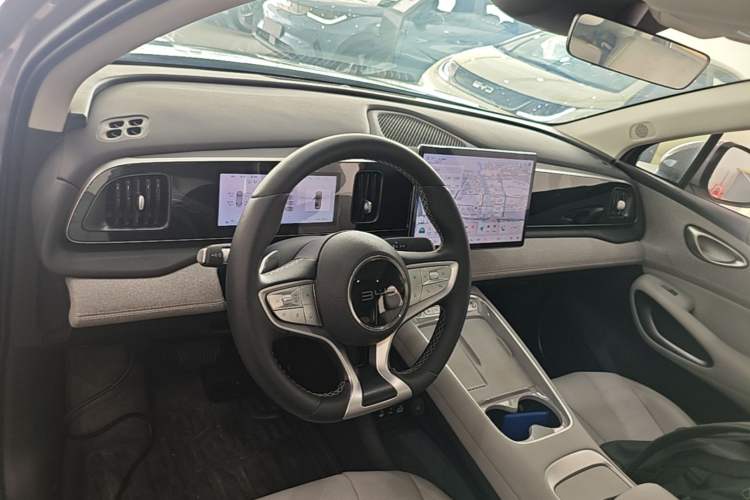 Used BYD Sealion 05 EV 2025 520 km Smart Cruise Version Center Console